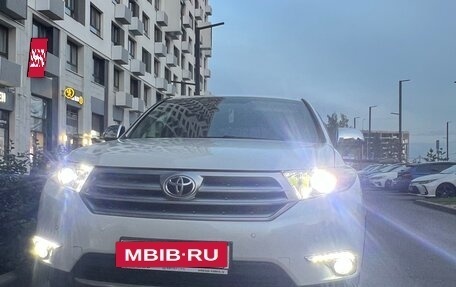 Toyota Highlander III, 2012 год, 2 500 000 рублей, 6 фотография