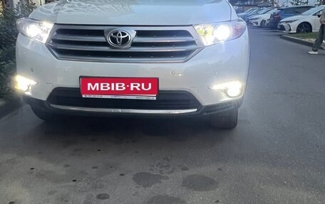 Toyota Highlander III, 2012 год, 2 500 000 рублей, 5 фотография