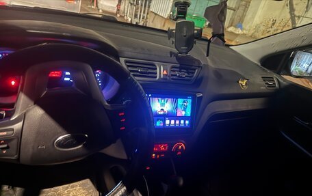 KIA Rio III рестайлинг, 2013 год, 920 000 рублей, 10 фотография