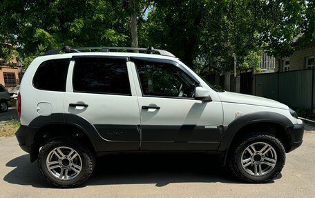 Chevrolet Niva I рестайлинг, 2015 год, 820 000 рублей, 3 фотография