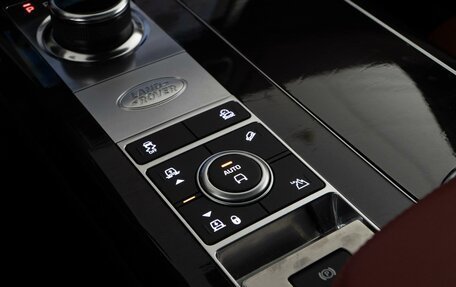 Land Rover Range Rover IV рестайлинг, 2018 год, 7 555 555 рублей, 10 фотография