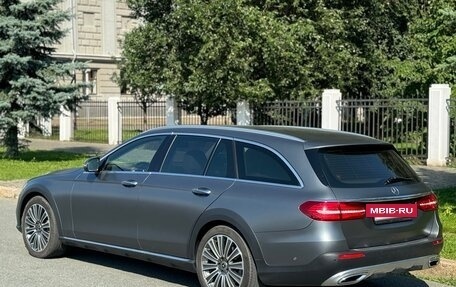 Mercedes-Benz E-Класс, 2017 год, 4 050 000 рублей, 4 фотография