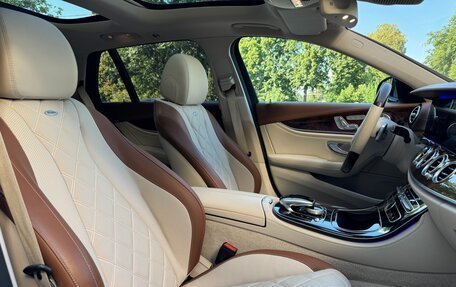Mercedes-Benz E-Класс, 2017 год, 4 050 000 рублей, 10 фотография