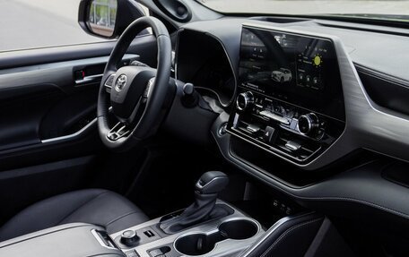 Toyota Highlander, 2025 год, 4 690 000 рублей, 13 фотография