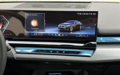 BMW 5 серия, 2024 год, 5 990 000 рублей, 21 фотография