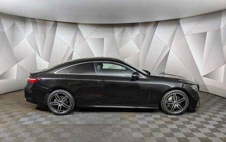 Mercedes-Benz E-Класс, 2019 год, 4 050 000 рублей, 6 фотография