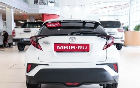 Toyota C-HR I рестайлинг, 2023 год, 3 690 000 рублей, 4 фотография