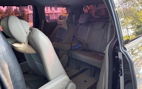 KIA Carnival III, 2017 год, 2 350 000 рублей, 4 фотография