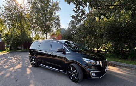 KIA Carnival III, 2017 год, 2 350 000 рублей, 13 фотография