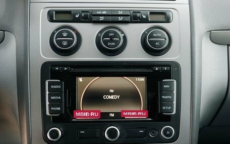 Volkswagen Touran III, 2010 год, 960 000 рублей, 15 фотография
