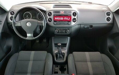 Volkswagen Tiguan I, 2009 год, 880 000 рублей, 23 фотография