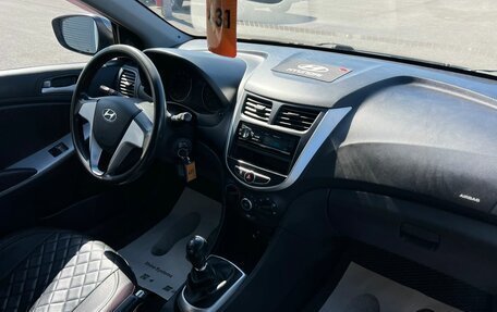 Hyundai Solaris II рестайлинг, 2012 год, 899 000 рублей, 13 фотография