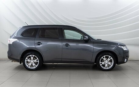 Mitsubishi Outlander III рестайлинг 3, 2013 год, 1 598 000 рублей, 8 фотография