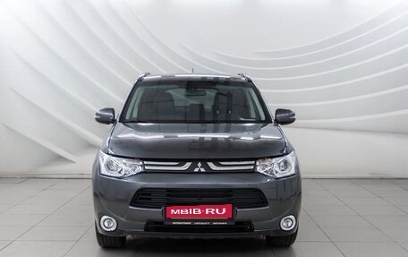 Mitsubishi Outlander III рестайлинг 3, 2013 год, 1 598 000 рублей, 2 фотография