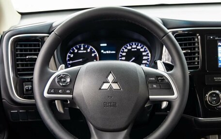 Mitsubishi Outlander III рестайлинг 3, 2013 год, 1 598 000 рублей, 20 фотография