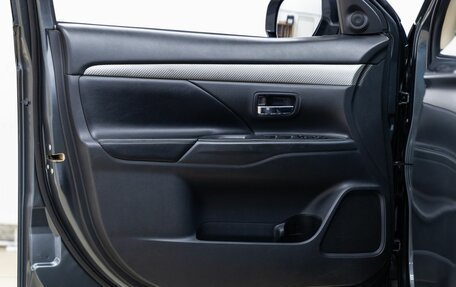 Mitsubishi Outlander III рестайлинг 3, 2013 год, 1 598 000 рублей, 26 фотография