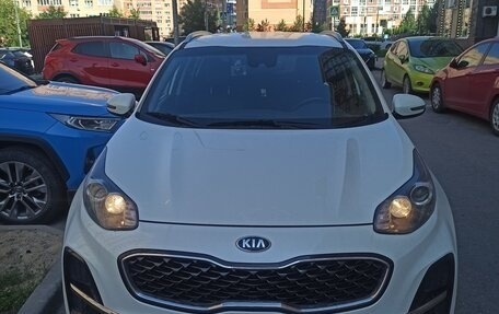 KIA Sportage IV рестайлинг, 2020 год, 2 350 000 рублей, 1 фотография
