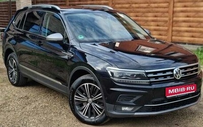 Volkswagen Tiguan II, 2018 год, 3 200 000 рублей, 1 фотография