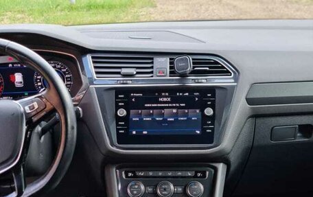 Volkswagen Tiguan II, 2018 год, 3 200 000 рублей, 3 фотография
