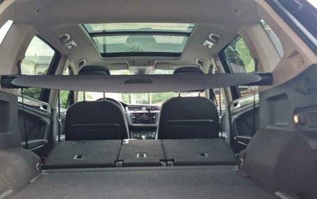 Volkswagen Tiguan II, 2018 год, 3 200 000 рублей, 10 фотография