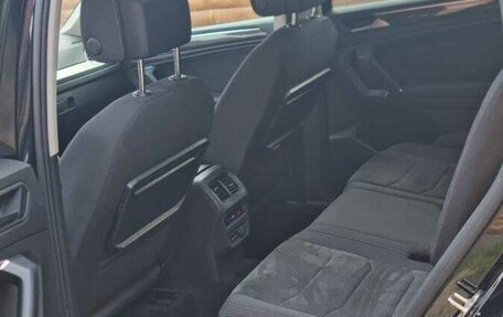 Volkswagen Tiguan II, 2018 год, 3 200 000 рублей, 19 фотография