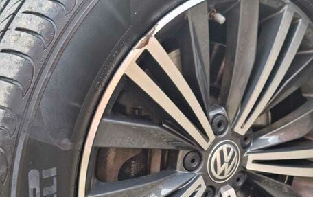 Volkswagen Tiguan II, 2018 год, 3 200 000 рублей, 26 фотография