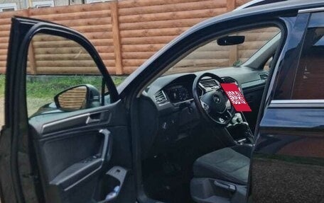 Volkswagen Tiguan II, 2018 год, 3 200 000 рублей, 20 фотография