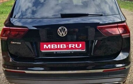Volkswagen Tiguan II, 2018 год, 3 200 000 рублей, 27 фотография