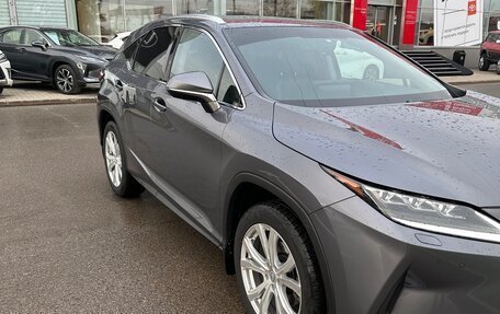 Lexus RX IV рестайлинг, 2020 год, 4 500 000 рублей, 5 фотография