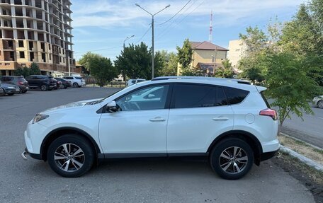 Toyota RAV4, 2017 год, 2 450 000 рублей, 3 фотография