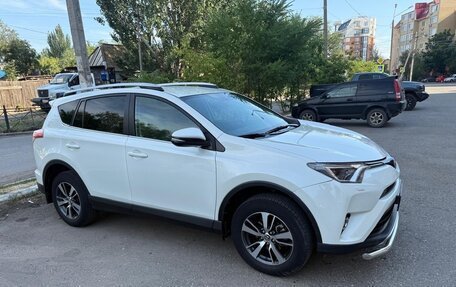 Toyota RAV4, 2017 год, 2 450 000 рублей, 4 фотография