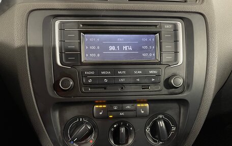 Volkswagen Jetta VI, 2014 год, 951 000 рублей, 18 фотография