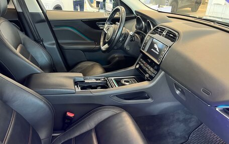Jaguar F-Pace, 2017 год, 2 950 000 рублей, 10 фотография