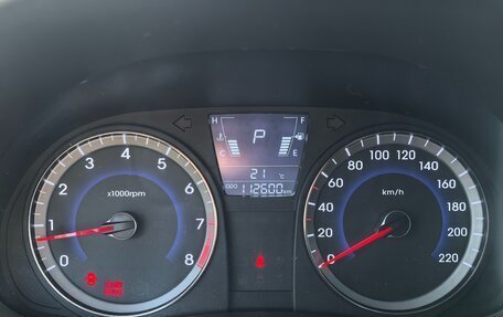 Hyundai Solaris II рестайлинг, 2012 год, 750 000 рублей, 8 фотография