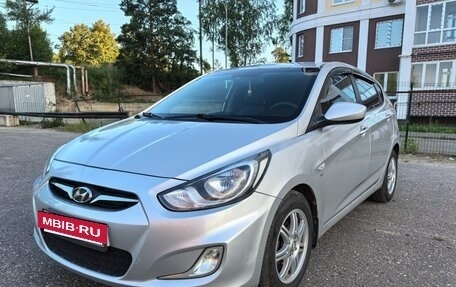 Hyundai Solaris II рестайлинг, 2012 год, 750 000 рублей, 2 фотография