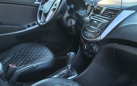 Hyundai Solaris II рестайлинг, 2012 год, 750 000 рублей, 10 фотография