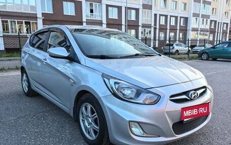 Hyundai Solaris II рестайлинг, 2012 год, 750 000 рублей, 6 фотография