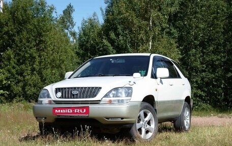Toyota Harrier, 2000 год, 1 090 000 рублей, 2 фотография