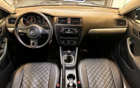 Volkswagen Jetta VI, 2011 год, 599 000 рублей, 13 фотография