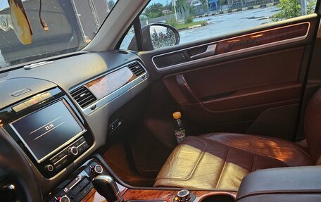 Volkswagen Touareg III, 2010 год, 2 000 000 рублей, 10 фотография