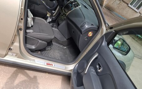 Renault Logan II, 2019 год, 1 350 000 рублей, 17 фотография