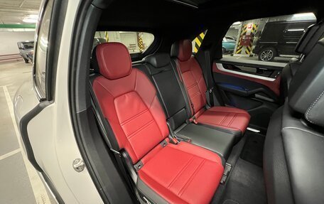 Porsche Cayenne III, 2024 год, 15 990 000 рублей, 17 фотография