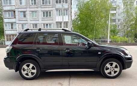 Mitsubishi Outlander III рестайлинг 3, 2006 год, 670 000 рублей, 4 фотография