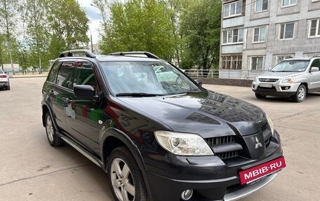 Mitsubishi Outlander III рестайлинг 3, 2006 год, 670 000 рублей, 3 фотография