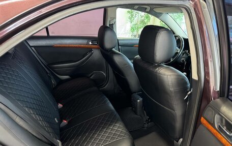 Toyota Avensis III рестайлинг, 2006 год, 695 000 рублей, 10 фотография