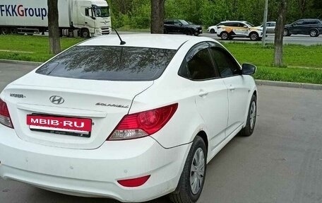 Hyundai Solaris II рестайлинг, 2012 год, 540 000 рублей, 3 фотография