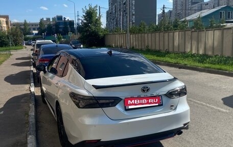 Toyota Camry, 2022 год, 3 500 000 рублей, 10 фотография