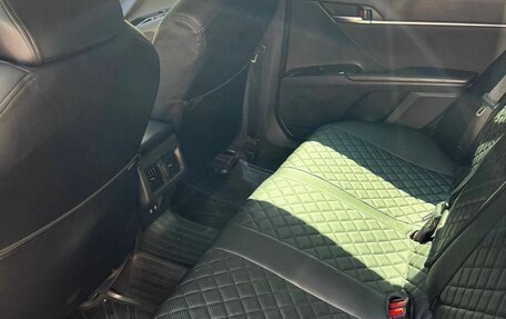 Toyota Camry, 2018 год, 1 850 000 рублей, 10 фотография