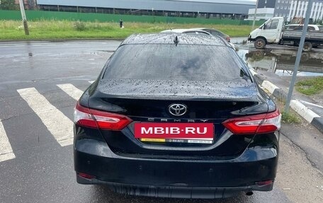 Toyota Camry, 2018 год, 1 850 000 рублей, 5 фотография