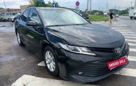 Toyota Camry, 2018 год, 1 850 000 рублей, 2 фотография